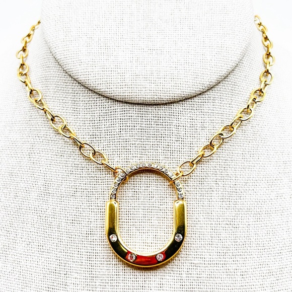 NWOT Beautiful 18 k gold plated stainless steel oval pendant necklace - Picture 6 of 11